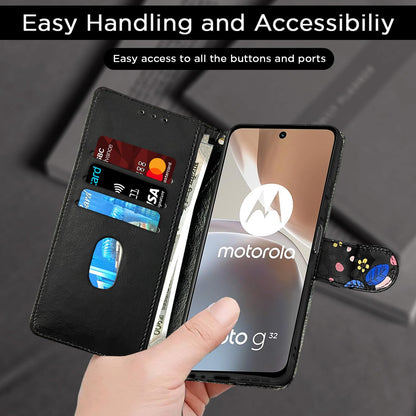 Moto G32 flip cover in black flower by Pikkme – photo 4
