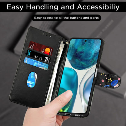 Moto G52/G82 5G flip cover in black flower by Pikkme – photo 7
